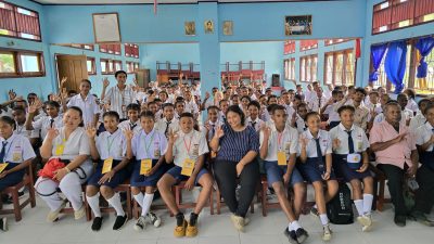 155 Siswa Baru SMA YPK PENABUR Serui Diedukasi Bahaya HIV/AIDS saat MPLS 202