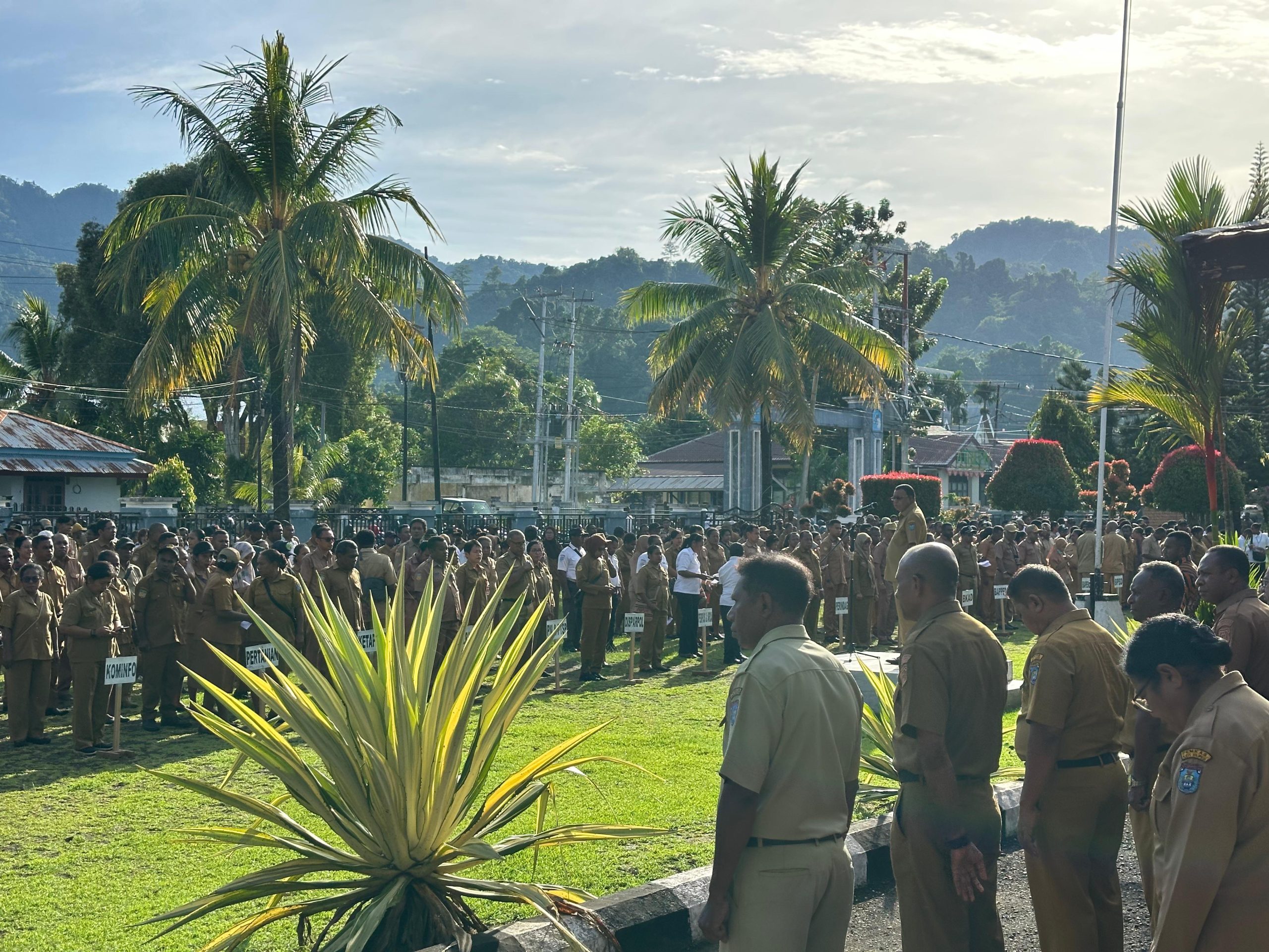 Bupati Kepulauan Yapen Ajak ASN Sukseskan PSU Pilgub Papua 6 Agustus 2025 – KEPULAUAN YAPEN