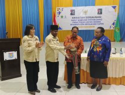 Buka Sosialisasi EWS, Wabup Roi Palunga Ajak Tokoh Agama Perkuat Toleransi