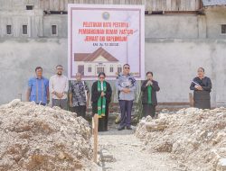 Bupati Benyamin Arisoy Hadiri Ibadah Peletakan Batu Pertama Pembangunan Rumah Pastori GKI Kapernaum Serui