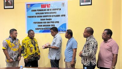 Pemerintah Daerah Kepulauan Yapen Serahkan Materi KUA PPAS 2026 kepada DPRK, Bupati Tegaskan Target PAD Harus Sesuai !