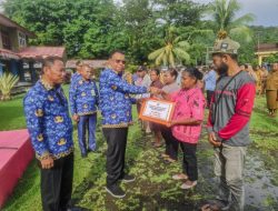 Serahkan Bantuan Modal Usaha, Bupati Benyamin Arisoy Harap Bantuan Usaha Otsus Dikelola Serius Demi Kemajuan OAP