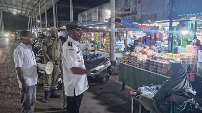 Tertibkan Kebersihan di Yapen Selatan: Meilans Tompo Turun Langsung Sosialisasi ke Pasar Aroro Iroro, Jembatan 3 Ribu, dan Sekitarnya