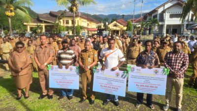 Program TEKAD, Pemkab Yapen Salurkan Dana RITD Rp1,2 Miliar kepada Tiga BUMDes