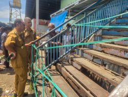 Wakil Bupati Kepulauan Yapen Tinjau Fasilitas Rusak Pasar Aroro Iroro Serui