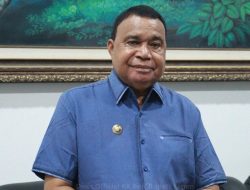 Bupati Yapen Benyamin Arisoy Klarifikasi Isu 60 Persen Murid SD Belum Bisa Baca Tulis, Siapkan Penertiban Guru