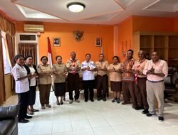 Serahkan SK Majelis Cabang, Kwarcab Pramuka Yapen Bangun Kolaborasi dengan Pemda