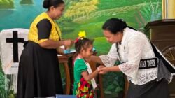 Bunda PAUD Yapen Apresiasi Penamatan 19 Murid PAUD Charis, Soroti Pentingnya Pembentukan Karakter Anak