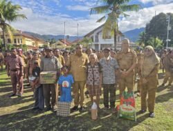 Pemkab Yapen Salurkan 150 Paket Sembako dan Launching GENTING Harganas 2026