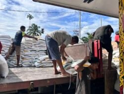 15 Ribu Warga Yapen Terima Bantuan Pangan, Bupati Benyamin: Pastikan Sampai ke Rakyat