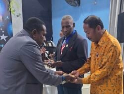 Wabup Yapen Roi Palunga Tekankan Peran Strategis Gereja Membangun Karakter Masyarakat dan Generasi Muda