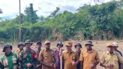 Wakil Bupati Yapen Pimpin Penanaman Perdana Jagung, Dorong Pemanfaatan Lahan Tidur untuk Ketahanan Pangan