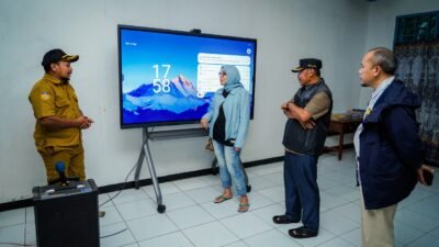 Kementerian ESDM Monitoring Proyek Energi APBN di Yapen, 148 Rumah di Yerui Nikmati PLTS