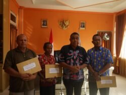 Serahkan Surat Tugas, Bupati Yapen Minta Pejabat Maksimalkan Pelayanan