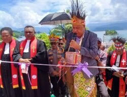 Bupati dan Wakil Hadiri Perayaan 100 Tahun Pekabaran Injil dan Berdirinya Jemaat di Rondepi, Kepulauan Ambai