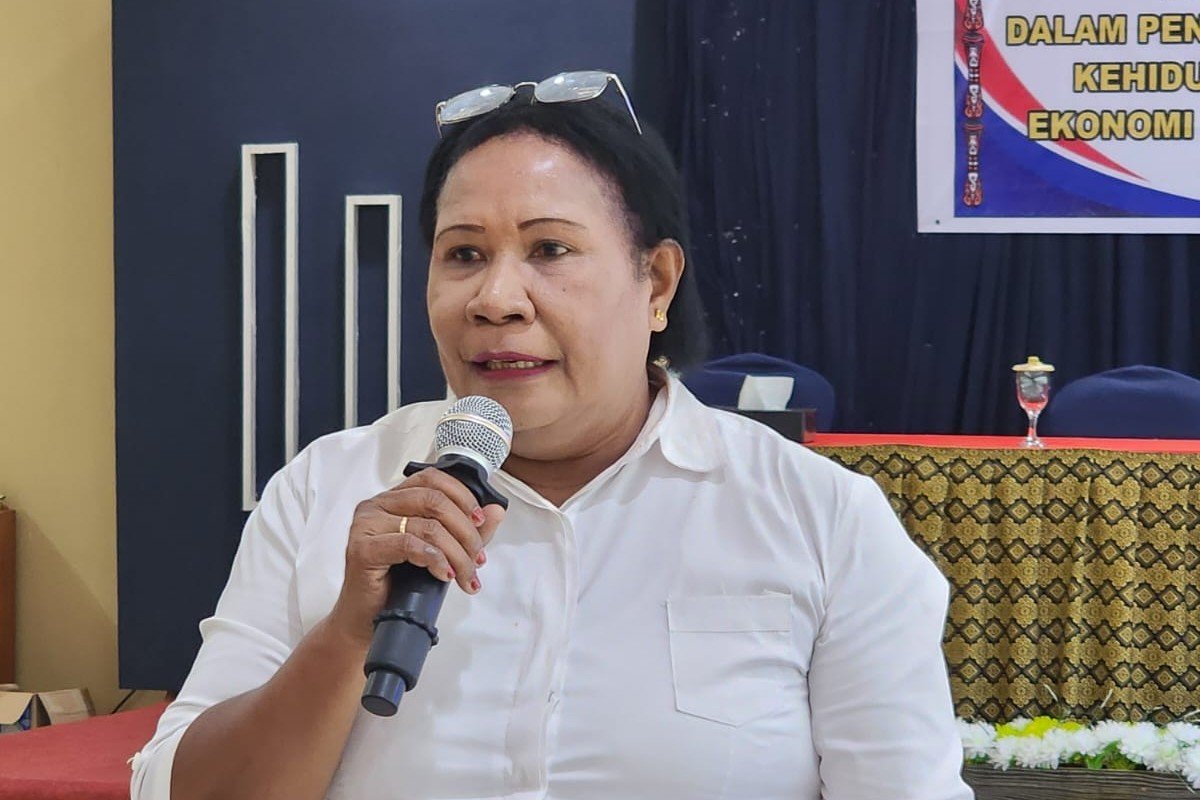 Kepala Dinas Koperasi Kabupaten Kepulauan Yapen, Imelda W. Sanadil, S.E., M.H