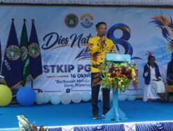 Wakili Bupati Yapen, Asisten III Setda Bacakan Sambutan Dies Natalis ke-8 STKIP PGRI Papua