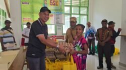 Hj. Alwi, Plt Kadis Perindag Yapen Jadi Orang Tua Asuh Genting, Tiga Ibu Hamil di Tindaret Alami Perkembangan Kesehatan